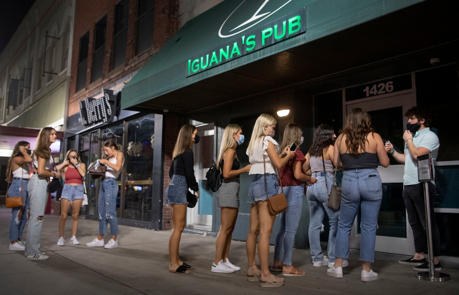 Iguana's Pub